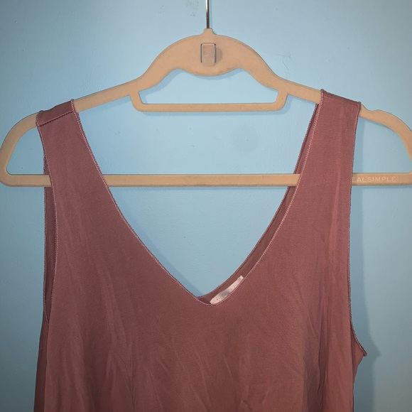Pink V-Neck Tank Topπ - Picture 4 of 5